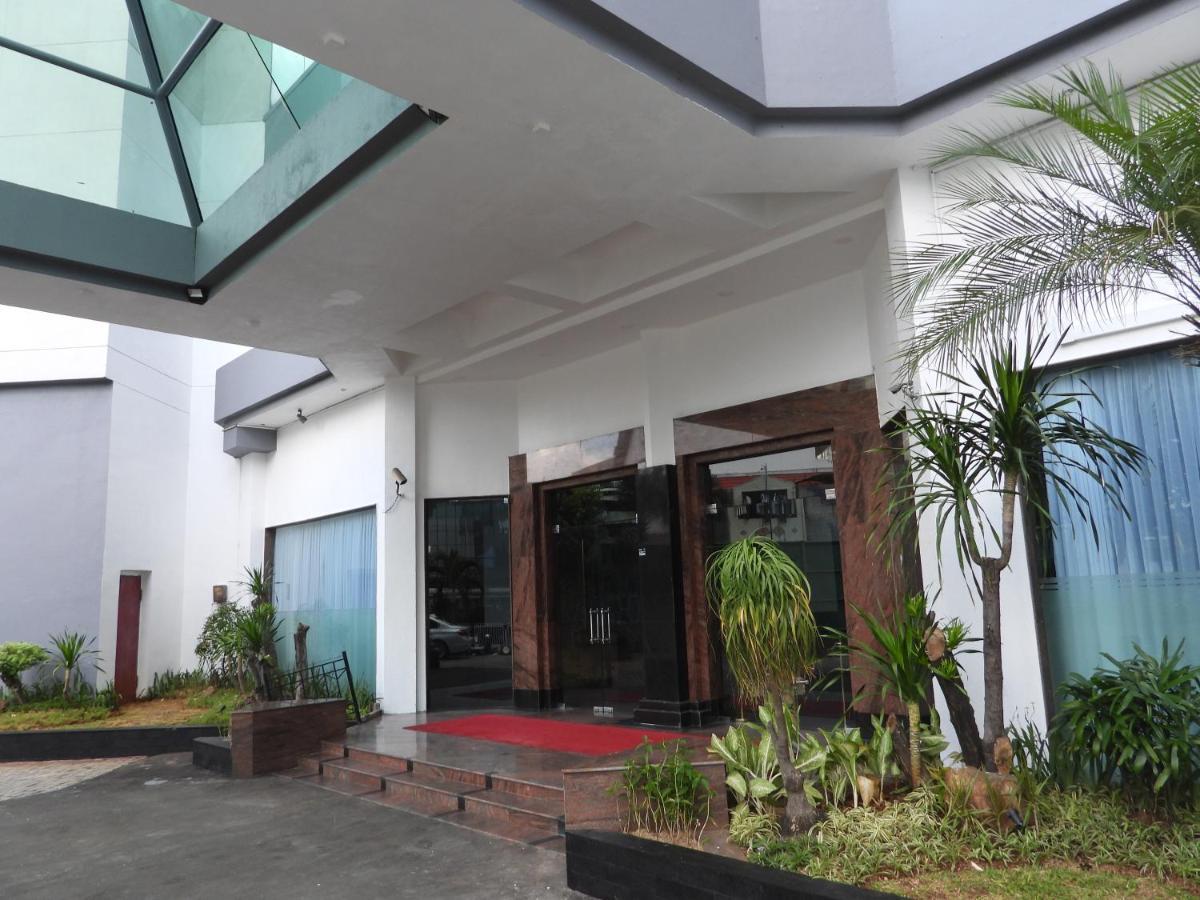 Maxwell Hotel Jakarta Exterior photo