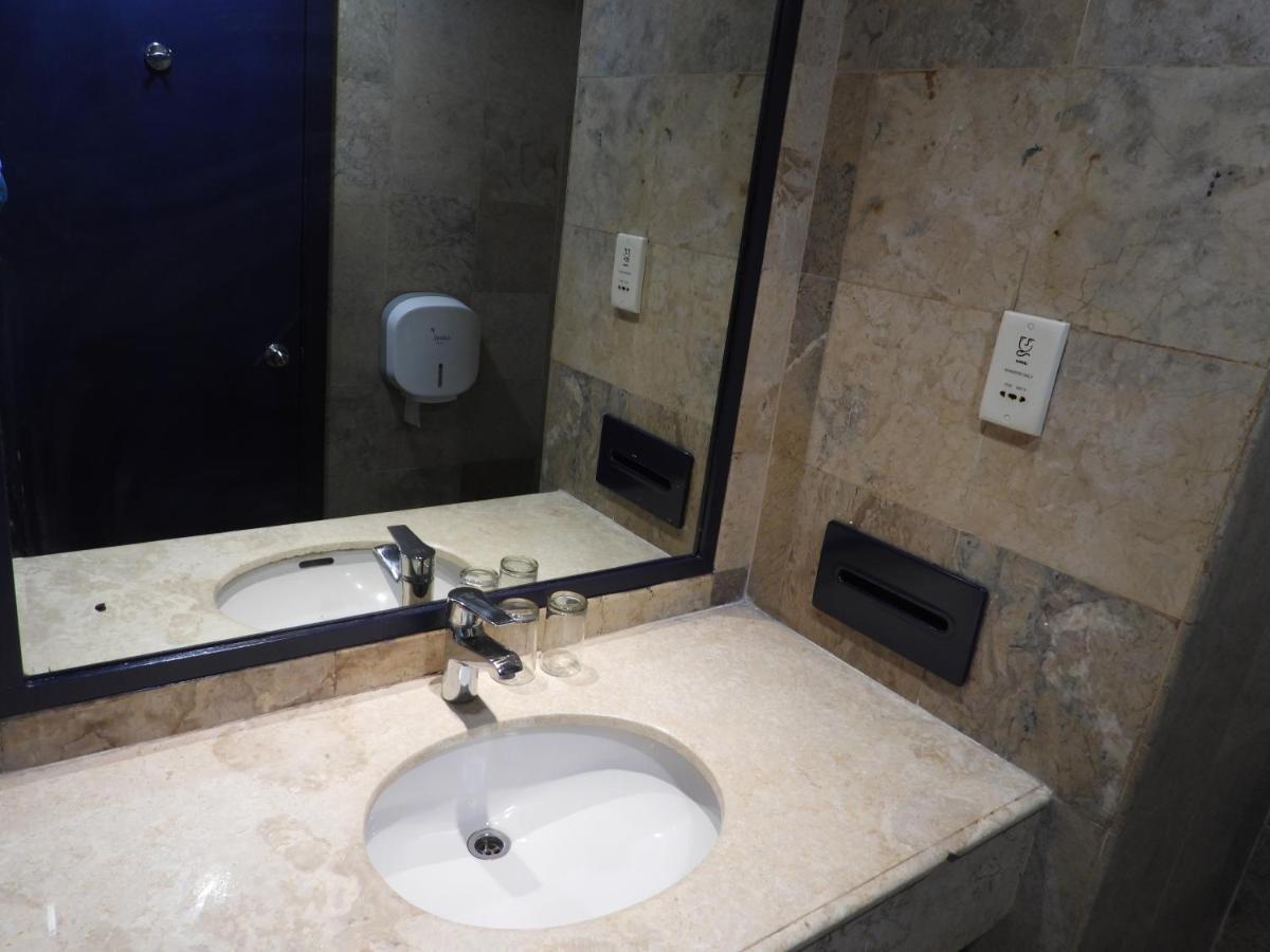 Maxwell Hotel Jakarta Exterior photo